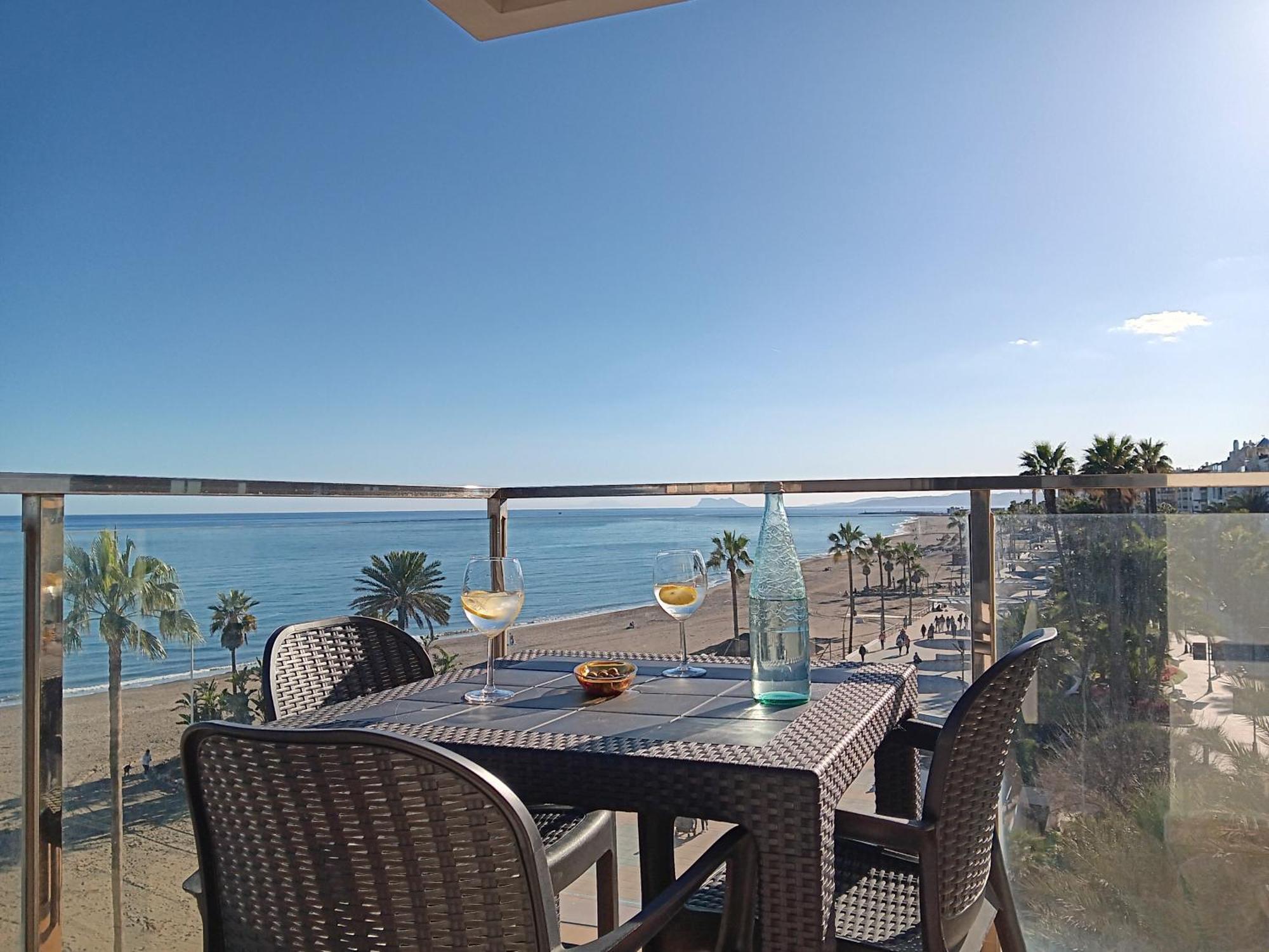 Alojamiento Iberia Playa Estepona Extérieur photo